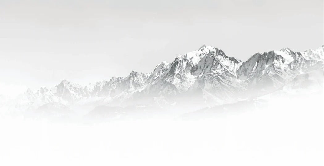 Il Monte Bianco nella nebbia carta da parati in bianco e nero