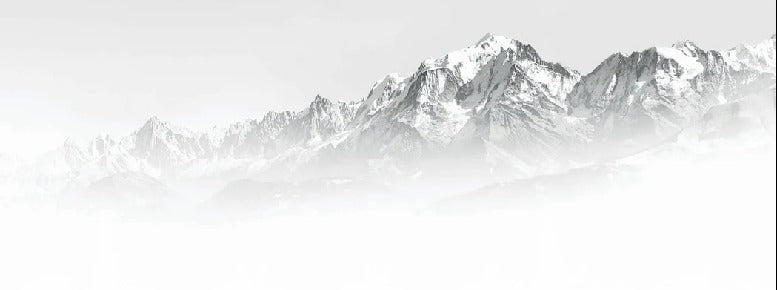 Il Monte Bianco nella nebbia carta da parati in bianco e nero