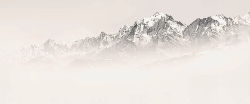 Il Monte Bianco nella nebbia seppia