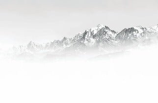 Il Monte Bianco nella nebbia carta da parati in bianco e nero