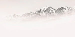 Carta da parati del Monte Bianco, mattina nebbiosa