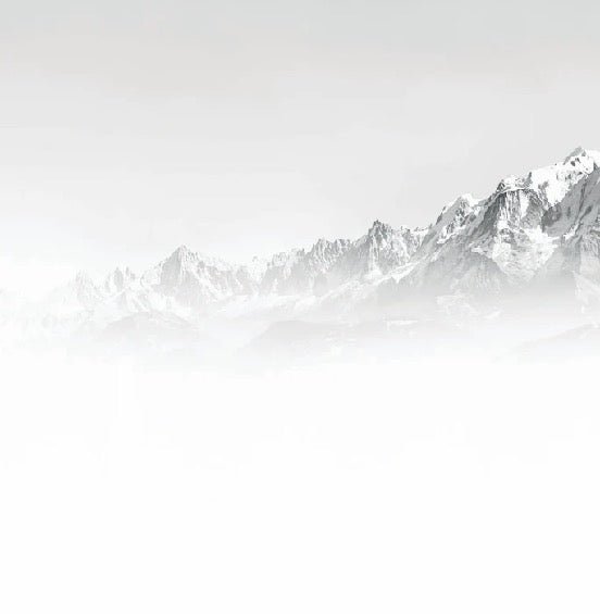 Il Monte Bianco nella nebbia carta da parati in bianco e nero
