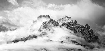 Sfondo panoramico delle vette dolomitiche