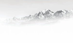 Il Monte Bianco nella nebbia carta da parati in bianco e nero