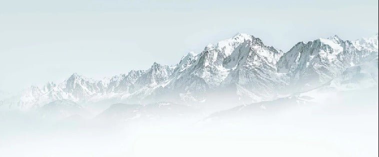 Carta da parati del Monte Bianco nella nebbia blu