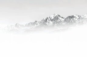 Il Monte Bianco nella nebbia carta da parati in bianco e nero